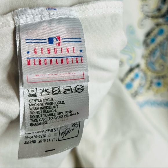 MLB NY Yankees White/Blue Paisley Graphic Logo Tee L - Picture 5 of 7